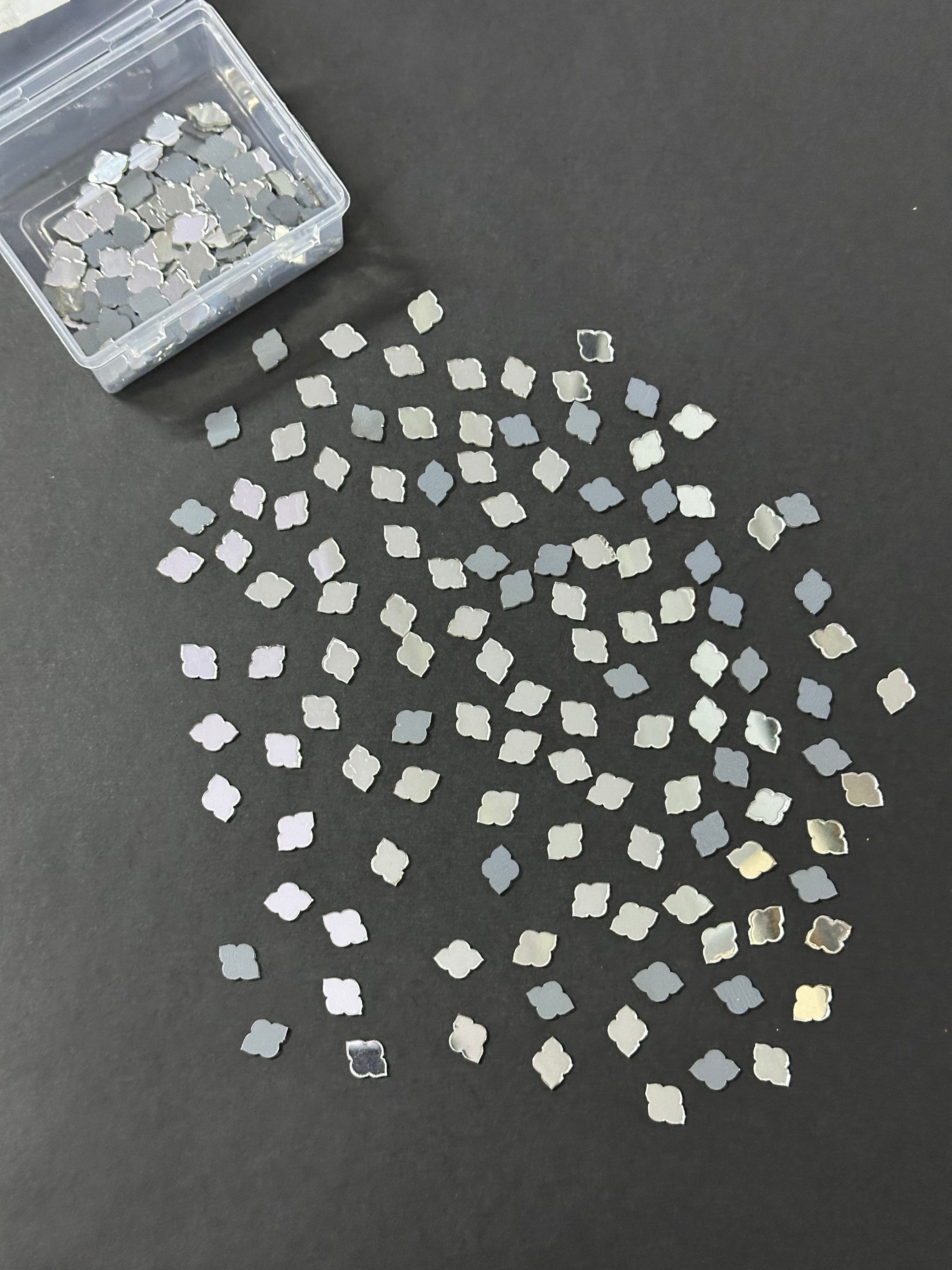 Mini Fancy Quatrefoil Shape Silver Acrylic Mirror 10x13 mm (238 Pcs)