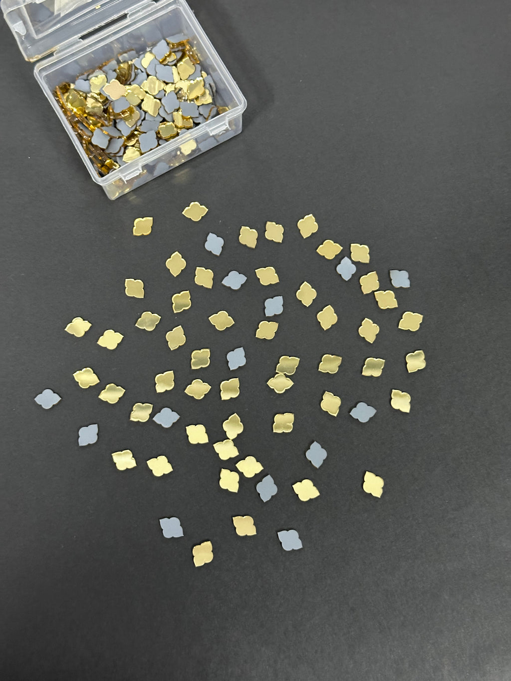 Mini Fancy Quatrefoil Shape Golden Acrylic Mirror 10x13 mm (238 Pcs)