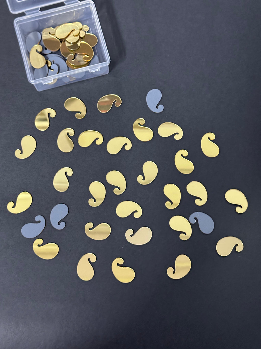 Paisley/Mango Shape Golden Acrylic Mirror 17x25 mm (54 pcs)