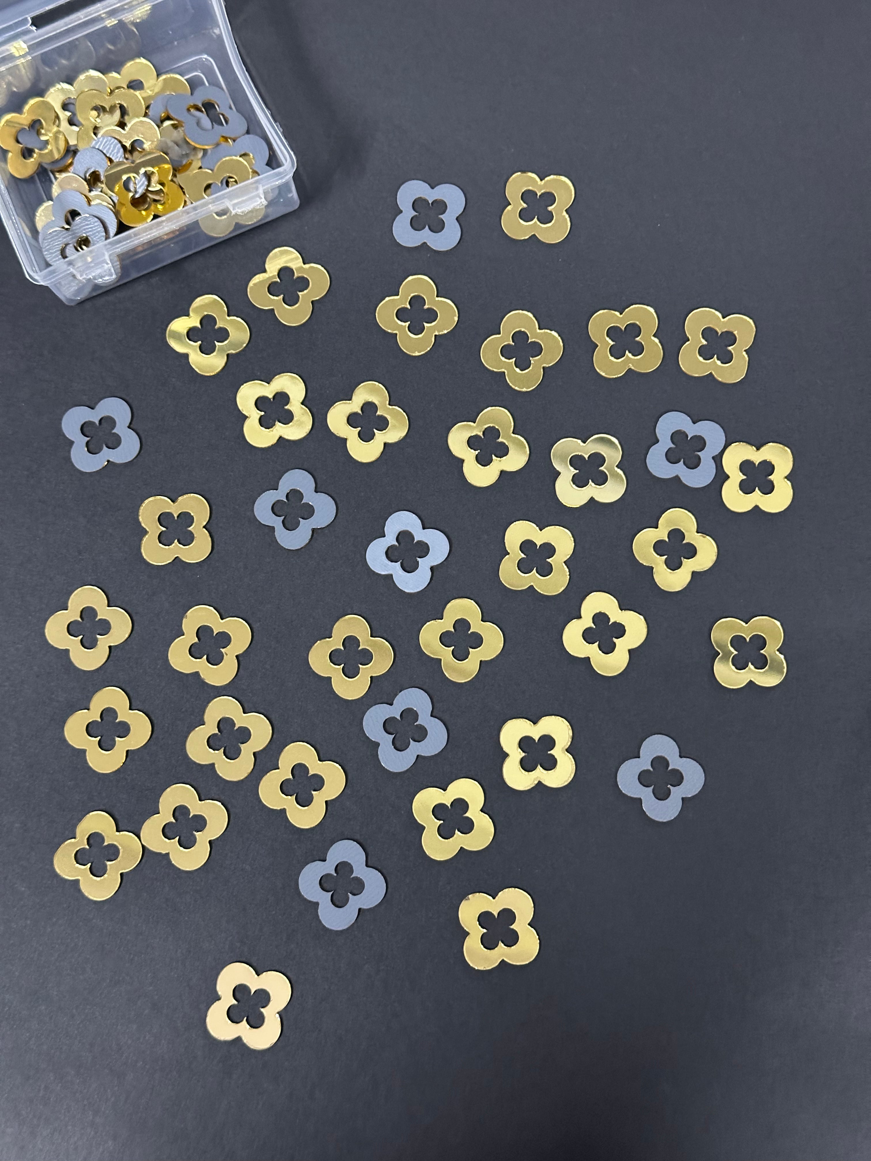 Four Curve Clover Shape Golden Acrylic Mirror 20 mm (63 pcs)