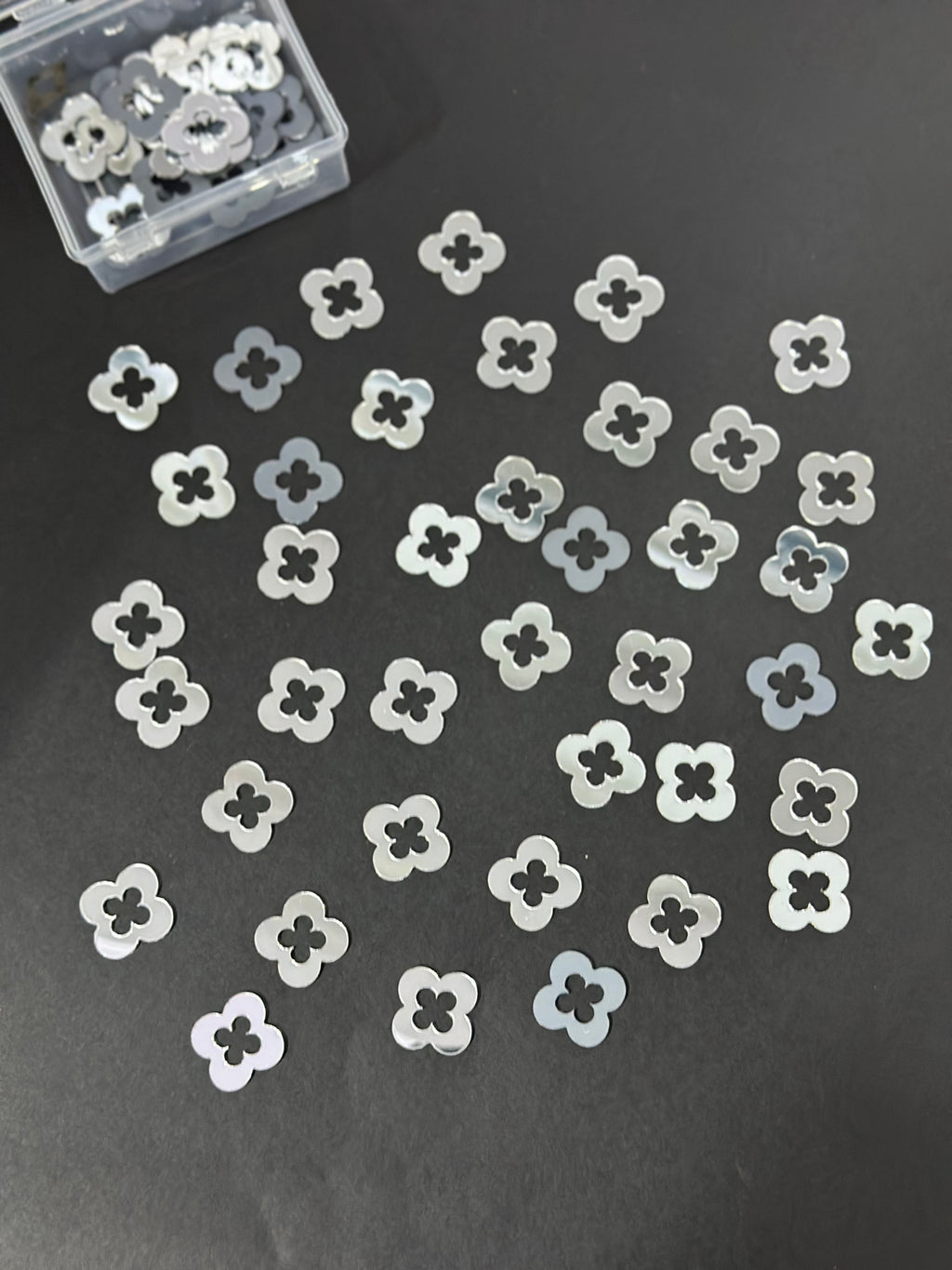Four Curve Clover Shape Silver Acrylic Mirror 20 mm (63 pcs)